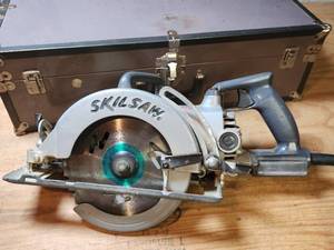 lot 419 image: Skilsaw HD77 7-14 in. Worm Drive Circular Saw 120V Works&nbsp