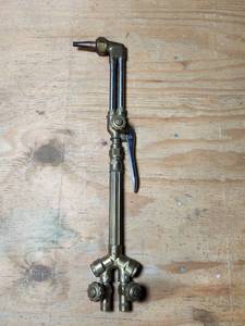 lot 420 image: Victor Torch Oxy-Acetylene Welding Cutting Tool with Handle