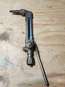 lot 421 image: Angle Welding Torch Gun Attachment
