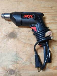 lot 433 image: SKIL 6215 38 Corded Drill 0-2250 RPM Works
