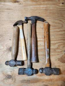 lot 449 image: Lot of 5 Hammers with Wooden Handles