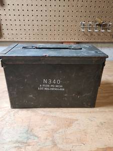 lot 453 image: Vintage Military Ammunition Box N340 8 Fuze PD M739 MA-79F001-018