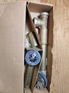 lot 474 image: Gerber Plumbing Fixtures Crop Faucet Model 4623