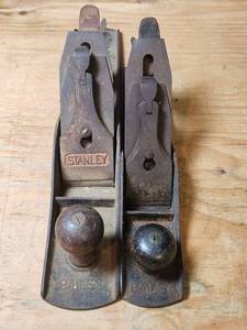 lot 510 image: Stanley No. 5 Bailey Hand Plane and Stanley No. 4 Plane 2-Piece Lot