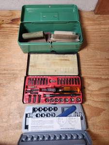 lot 513 image: Tool Set with Green Metal Box Hand Tools Screwdrivers Sockets Wrenches