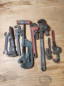lot 519 image: Lot of Vintage Pipe Wrenches and Hand Tools