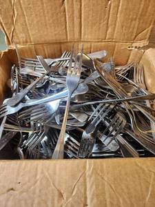 lot 540 image: Mixed Flatware Lot Forks Spoons Knives Bulk Big Lot