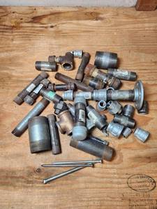 lot 546 image: Lot of Threaded Pipe Fittings Nipples Elbows Unions Couplings