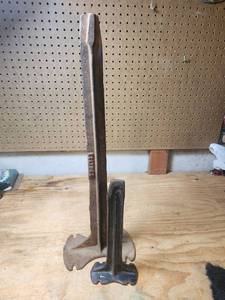 lot 570 image: Antique Enterprise Cast Iron Cobblers Lasting Posts Shoemaker Shoe Last Stands