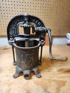 lot 571 image: Antique Cast Iron Enterprise LardFruit Press Works