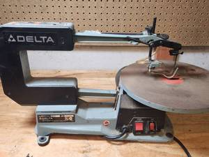lot 581 image: Delta 40-560 TypeTipo 2 Scroll Saw Model K9703 Works