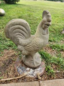 lot 604 image: Concrete Rooster Statue 18 Outdoor Decor