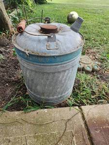 lot 608 image: Vintage Galvanized Metal Gas Can