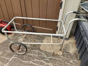 lot 633 image: Two-Wheel Utility Cart with Handle