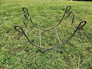 lot 634 image: Vintage Wrought Iron Scrollwork Fireplace Log Holder