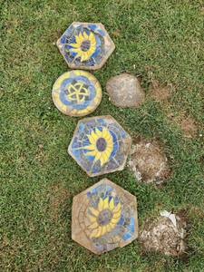 lot 635 image: Decorative Garden Stepping Stones Lot of 5 Mosaic Tiles