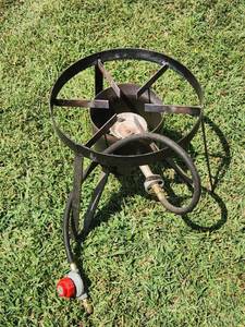 lot 704 image: Single Burner Portable Propane Cooker with Stand and Hose