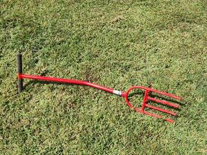 lot 708 image: Heavy-Duty 4-Tine Lawn Aerator&nbsp