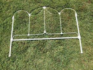 lot 713 image: Antique Full Size Ornate Iron Headboard Victorian Scrollwork Cast Iron Accents