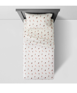 lot 445 image: Pillowfort Mermaids Cotton Sheet Set 220 Thread Count Full Retail $ 40 - Retail $40