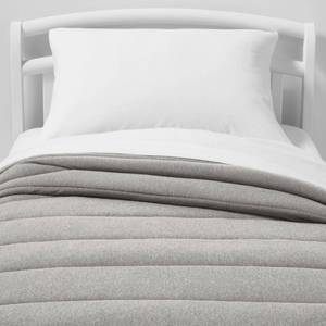 lot 472 image: Toddler Channel Jersey Kids Comforter Gray - Pillowfort - Retail $45