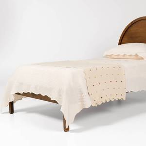 lot 483 image: Gathre Twin Knotted Bed Blanket Natural - Retail $45