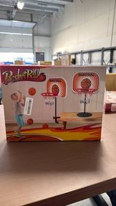lot 510 image: Basketball Hoop Game Set with Stand and Balls - Retail $0