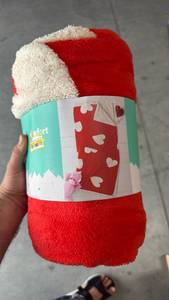 lot 536 image: Pillowfort Heart Knit Throw Blanket  Red White - Retail $0