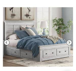 lot 21003 image: Ashley Makidern Queen Storage Bed 70119607 - Retail $800