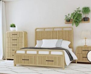 lot 21038 image: Mayberry Hill Ridgemont Queen Storage Bed in Natural Brown - Retail $1,000