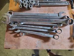 lot 6220 image: Vintage Williams Superrench Wrench Set USA