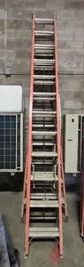 lot 6141 image: Insnow 24 FT Fiberglass Extension Ladder - Model L-3022-24