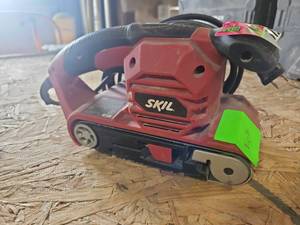 lot 6158 image: Skil Belt Sander