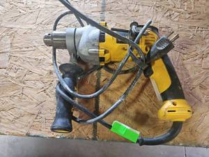 lot 6159 image: DeWalt Electric Concrete Mixer w Paddle