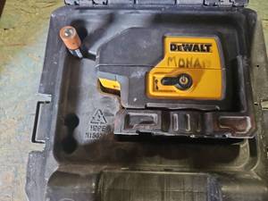 lot 6174 image: DeWalt 3 Beam Laser Pointer - Model DW083
