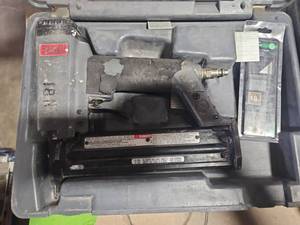 lot 6201 image: Pneumatic Brad Nailer w Case - Tool Only