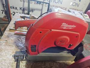 lot 6206 image: Milwaukee 14 Abrasive Chop Saw