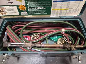 lot 6194 image: Victor Journeyman II Professional Welding Cutting Torch Kit