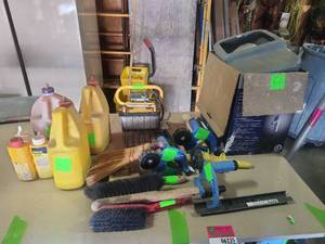 lot 6235 image: Painting Tool Lot w Hopper, Tape Dispenser, Light, and More