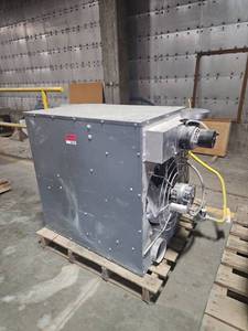lot 6319 image: Trane Unit Heater w Motors - Model GNE015ATA20000