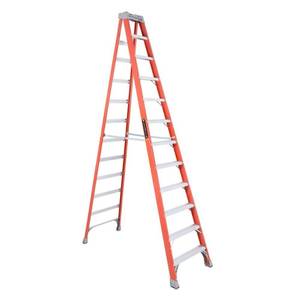 lot 6135 image: Louisville Ladder Fiberglass Step Ladder 12 ft - Model FS1512&nbsp