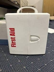 lot 20004 image: First Aid Kit