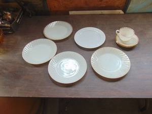 lot 3492 image: Fireking plates and Saucers