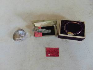 lot 3512 image: Vintage Ladies Watch Selection