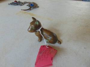 lot 3520 image: Small Brass Dog