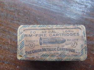 lot 3560 image: Vintage Union Metallic Cartridge Box - With Shells