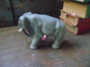 lot 3594 image: Cast Iron Elephant