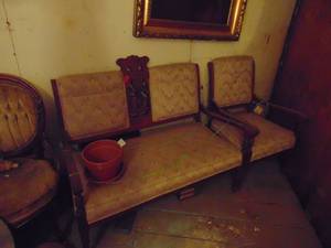 lot 3599 image: Settee and Matching Chair