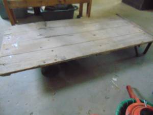 lot 3618 image: Wooden Cart -