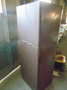 lot 3619 image: Large Metal Cabinet